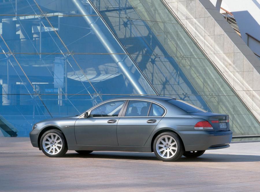  BMW 7-Series 2002 года  (фото 28 из 79)
